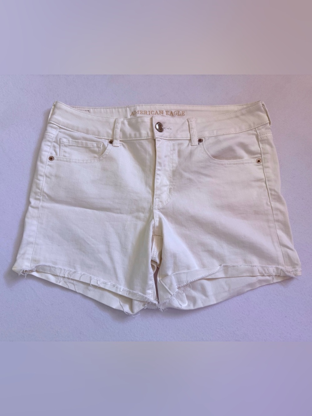 American Eagle White Denim Shorts Super Stretch Frayed Hem - size 14